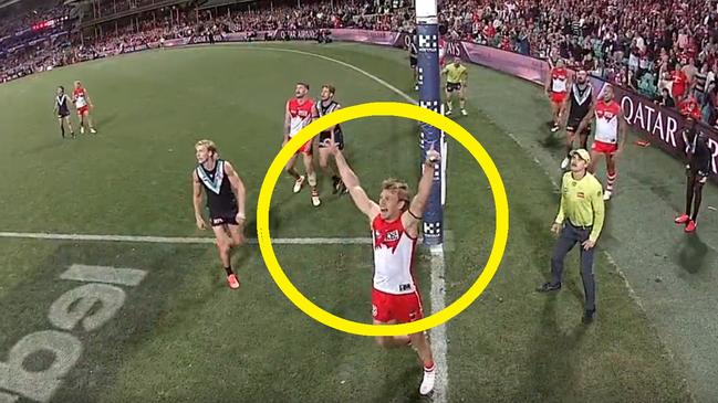 Callum Mills went off early. Photo: Fox Footy.