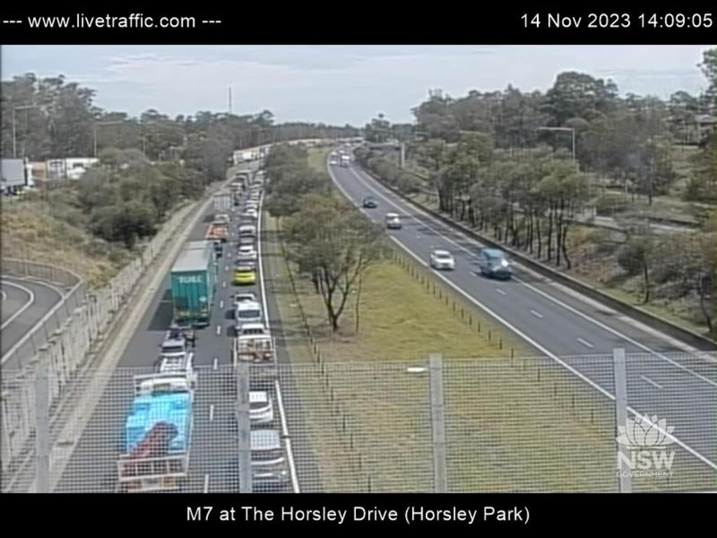 Live Traffic NSW M7 crash