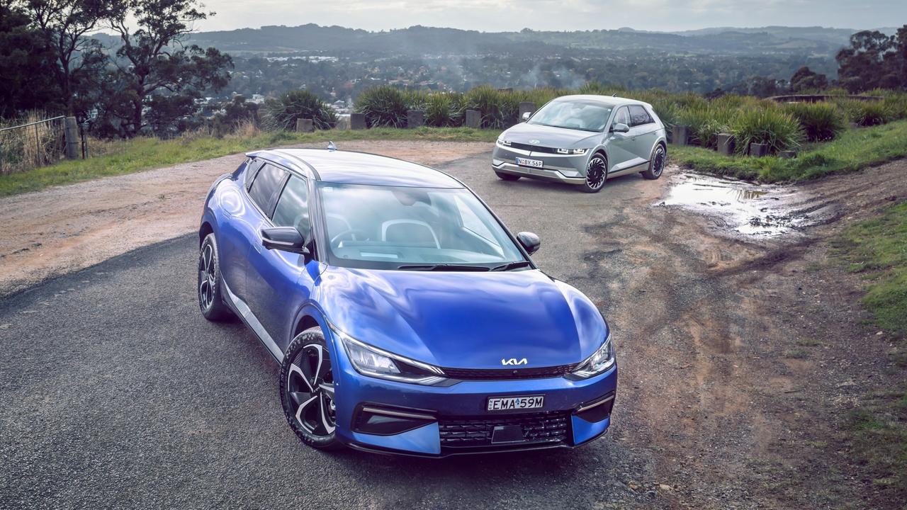 The Kia looks more sporty, while the Hyundai sports a cool, retro facade.