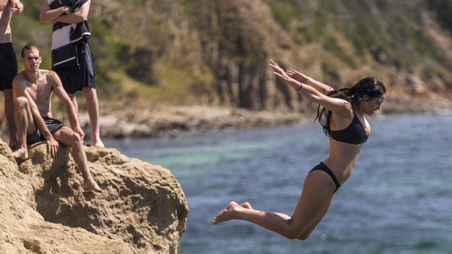 Plans to fence off the notorious dive spot, The Pillars, in Mt Martha is dividing the community. Photo: Daniel Pockett