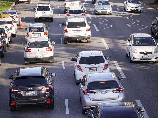 TRAFFIC CONGESTION - 2ND morning, King William Street, South terrace intersection, Tuesday July 9, 2019 - pic AAP/MIKE BURTON