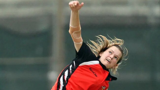 Para Hills recruit Tamara Clapton in action for SA Scorpions. She took 6/3 in just 3.3 overs against West Torrens. Picture: Supplied