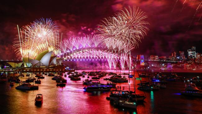 Sydney’s New Year’s Eve fireworks have been given the greenlight to go head without rail disruptions after the unions dropped critical work bans.