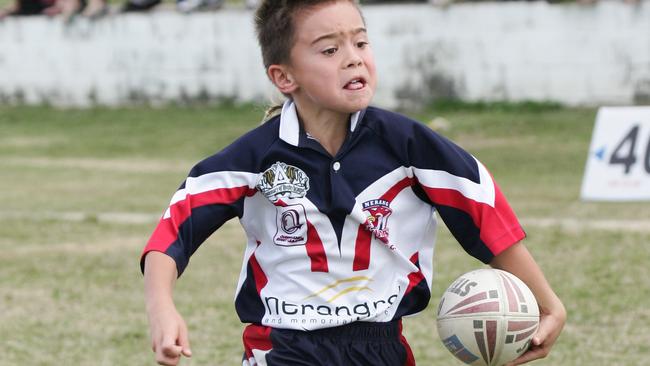 Taine Ujdur-Berghan running as a child.