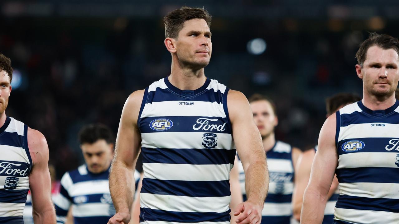 AFL Tom Hawkins signs new contract to stay at Geelong