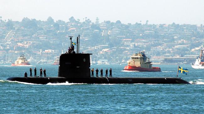 San Diego (Oct. 1, 2005) - The Swedish diesel-powered attack submarine HMS Gotland transits through San Diego Harbor during the Sea and Air Parade held as part of Fleet Week San Diego 2005. Fleet Week San Diego is a three-week tribute to Southern California-area military members and their families. U.S. Navy photo by Photographer's Mate 2nd Class Patricia R. Totemeier (RELEASED)