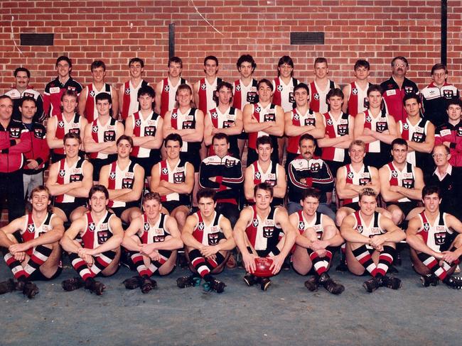 St Kilda Under 19s in 1989 — Darren Murr is in the second row, left on the end. Future MPNFL stars Shane Foley, Mark Hynes, Rohan Forrest, Brendan Long, Wes George, Jason Lowe, Tim Allen, Mark Glenn and Mark Hustwaite are also in the pic.