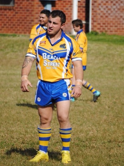 UFC fighter Alex Volkanovski playing rugby league for Warilla.