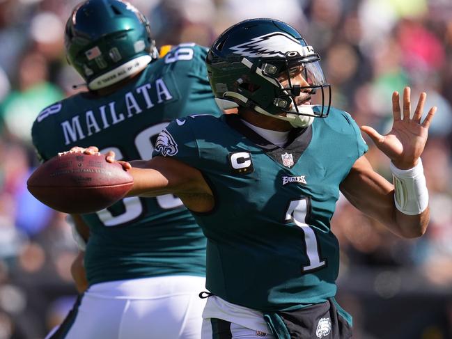 PHILADELPHIA, PENNSYLVANIA - OCTOBER 30: Jalen Hurts #1 of the Philadelphia Eagles throws a pass in the first quarter of a game against the Pittsburgh Steelers at Lincoln Financial Field on October 30, 2022 in Philadelphia, Pennsylvania. (Photo by Mitchell Leff/Getty Images)