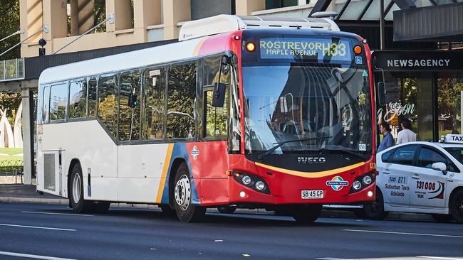 The State Government will release a tender calling for potential bus operators to describe how they can overhaul transport services. 