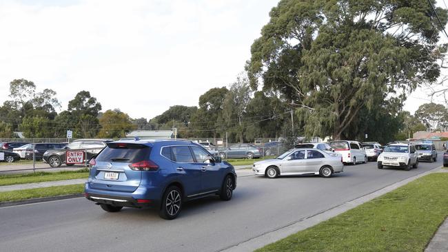 Pick-up and drop-off times make for a congested Riley St and surrounds. Picture: Valeriu Campan