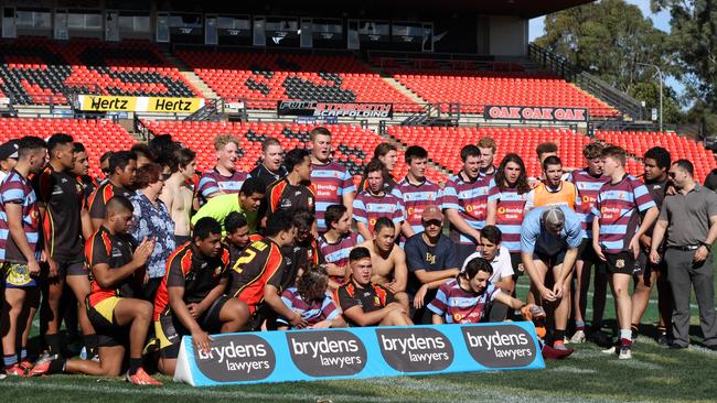 Mark Geyer Cup finalists Loyola High School and Richmond High School players at the presentation.