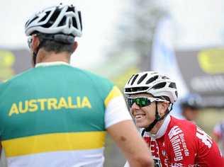 NEW CHALLENGE: Local cyclist Aaron Watts chats with Australian Triathlete and Olympian Craig Walton. Watts is about to start working with Paralympian Bryce Lindores. PHOTOS: JOJO NEWBY