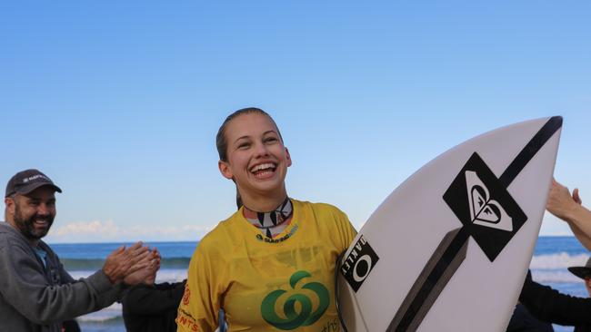 Sawtell's Rosie Smart takes out the 2020 Under-16 NSW Junior Titles on home turf. Photo: Josh Brown / Surfing NSW.