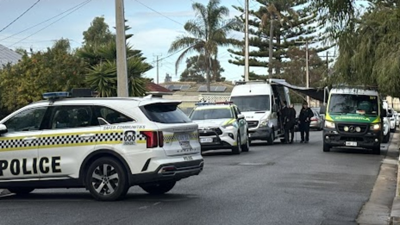 Taperoo alleged murder: Medina St closed as police investigate | The ...