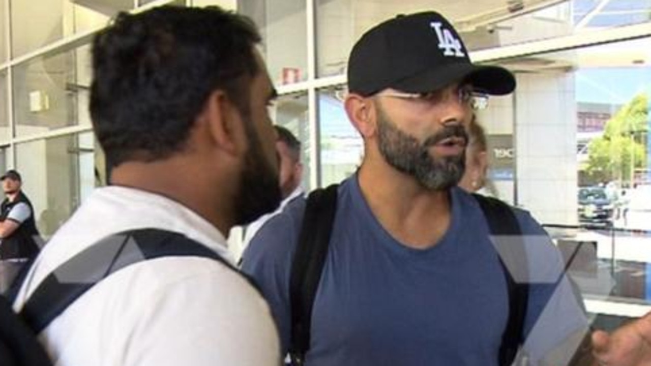 Cricket 2024 Virat Kohli confronts media at Melbourne airport, media