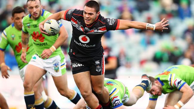 Tuimoala Lolohea’s ambition to play five-eight could push him to the Dragons