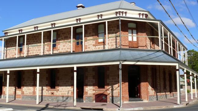 Historic pub in Adelaide’s east goes into receivership but is still ...