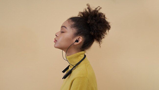 Mymanu's has launched the world's first 4G enabled earphones, which offer similar capabilities to an Apple smartwatch.