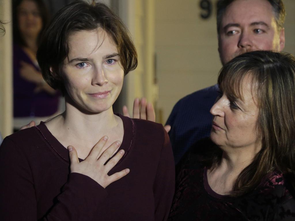 Amanda Knox, left, with her mother in 2015. Picture: AP