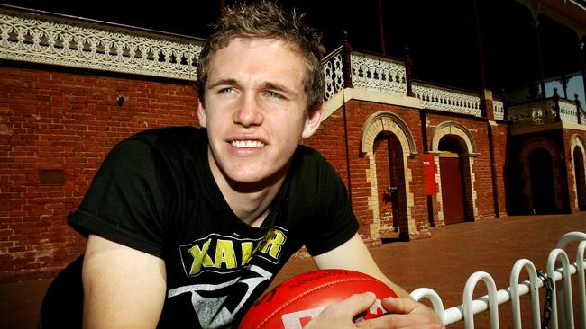 03 Oct 2006 : Joel Selwood, younger brother of Troy and Adam Selwood at the Queen Elizabeth Oval in Bendigo before heading of to the AFL draft camp in Canberra - sport headshot