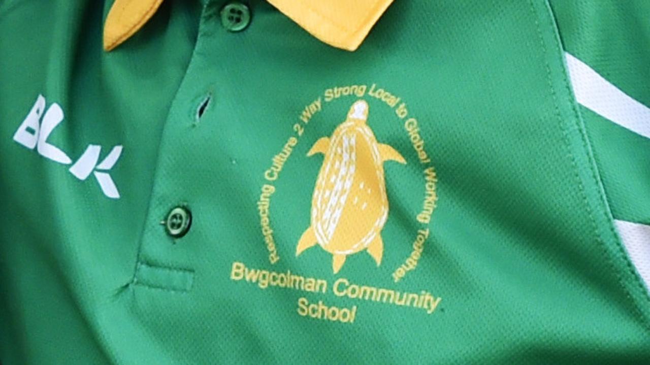 Bwgcolman Community School Division Between Principal Some Staff Herald Sun 