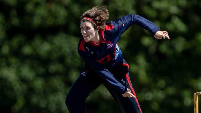 Emma Gallagher bowling for Dandenong Panthers.