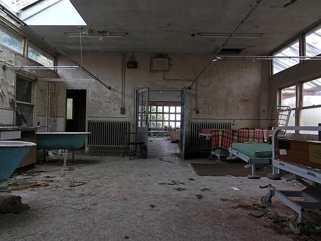 Look Inside The Creepy And Abandoned St Gerards Hospital In Birmingham Au 