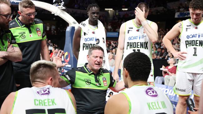 Simon Mitchell addresses his players. Picture: Getty Images