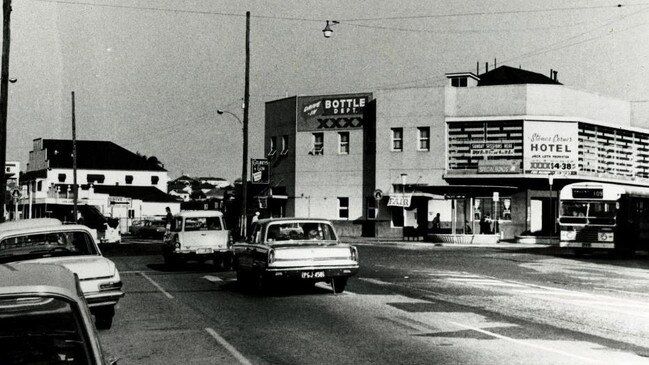 Stones Corner Hotel back in the day.