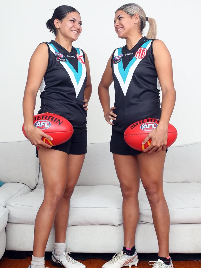 Port Adelaide Womens team announce the signing of the Cockatoo-Motlap twins, Laquoiya (dark hair) and Litonya. 17 May 2022 Mermaid Waters Picture by Richard Gosling