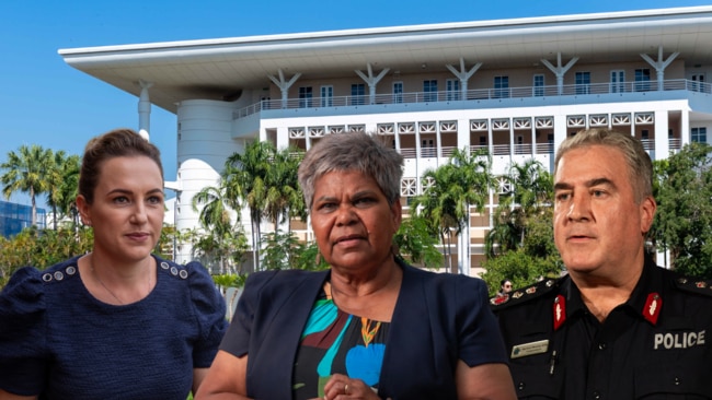 Lingiari MP Marion Scrymgour (centre) says public servants are "in fear" of saying the wrong thing and has claimed contacting Police Commissioner Michael Murphy has also become more difficult.