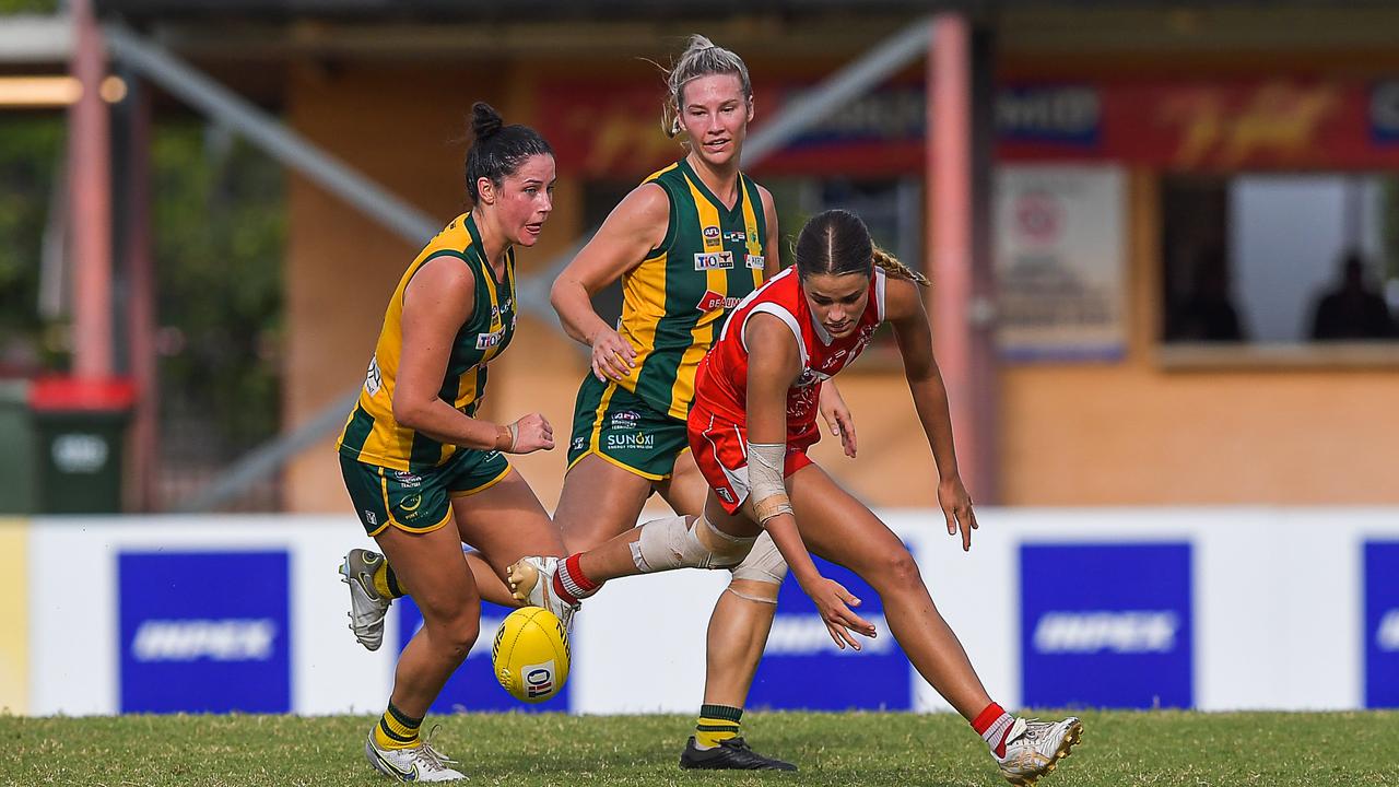 Waratah vs PINT in the 2022-23 NTFL womenÃ&#149;s grand final. Picture: PEMA TAMANG Pakhrin