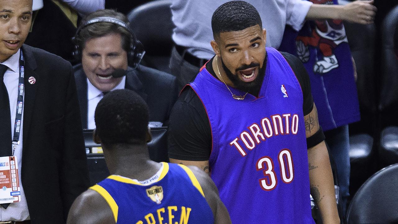 Drake and Draymond Green go at it after the buzzer.