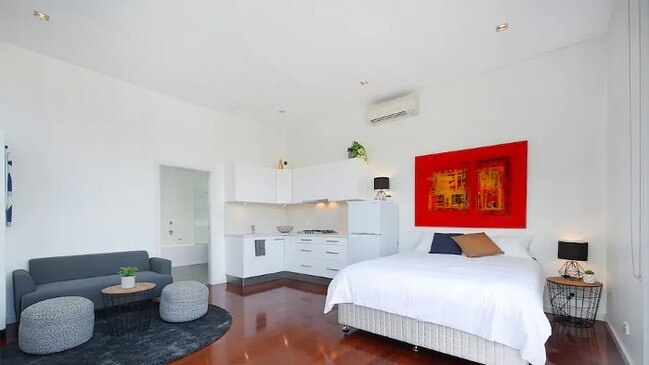 Airbnb Sydney eastern suburbs Tamarama studio