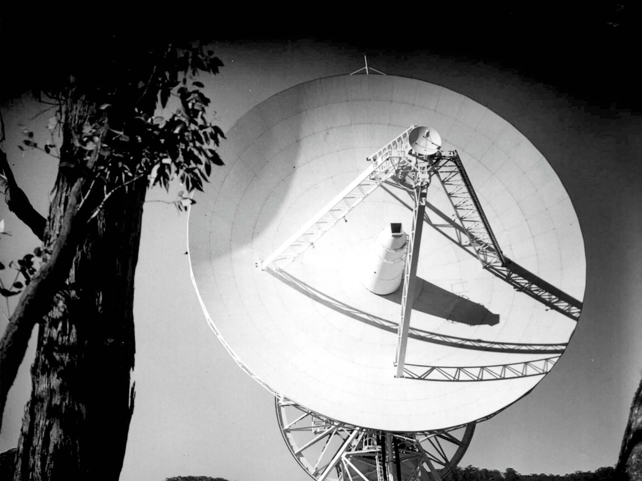 Honeysuckle creek hot sale radio telescope