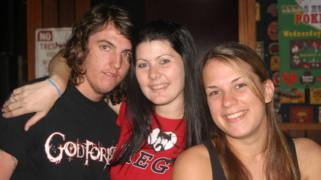 TCP TIMEOUT 11/2/2007 - Pat, Lauren and Lucy at Shenanigans Keywords / Pubs / Clubs / Timeout / People