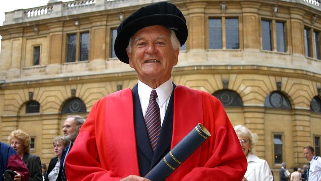 Rhodes Scholas former Australian PM Bob Hawke with his honorary degree, awarded by Oxford University, in front of the Sheldonian Theatre, Oxford, in 2003.