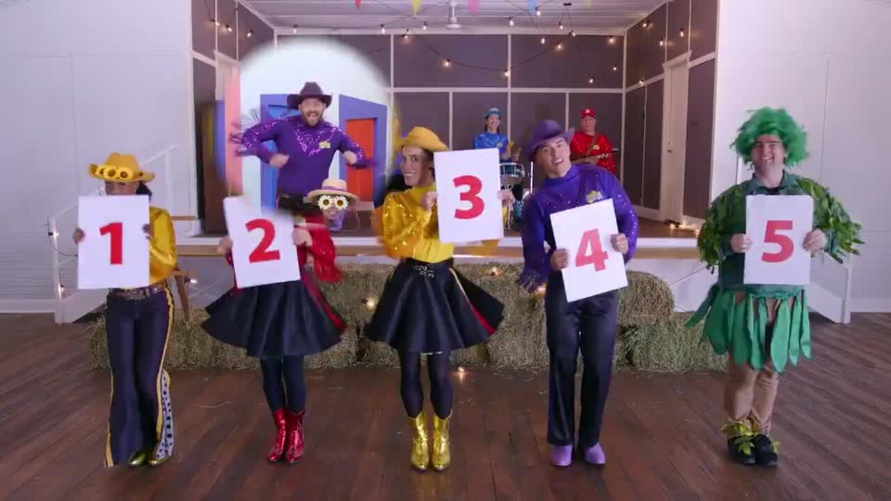 The Wiggles cover Dolly Parton's hit song '9 to 5'