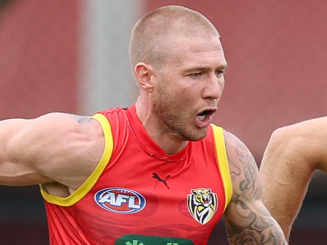 MELBOURNE, FEBRUARY 14, 2025: Richmond Football Club pre-season training at Punt Road Oval. Nathan Broad, Noah Balta. Picture: Mark Stewart