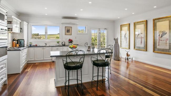 Marble features in the kitchen.