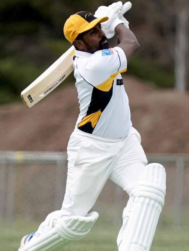 Dilan Chandima in action for Sunbury United.