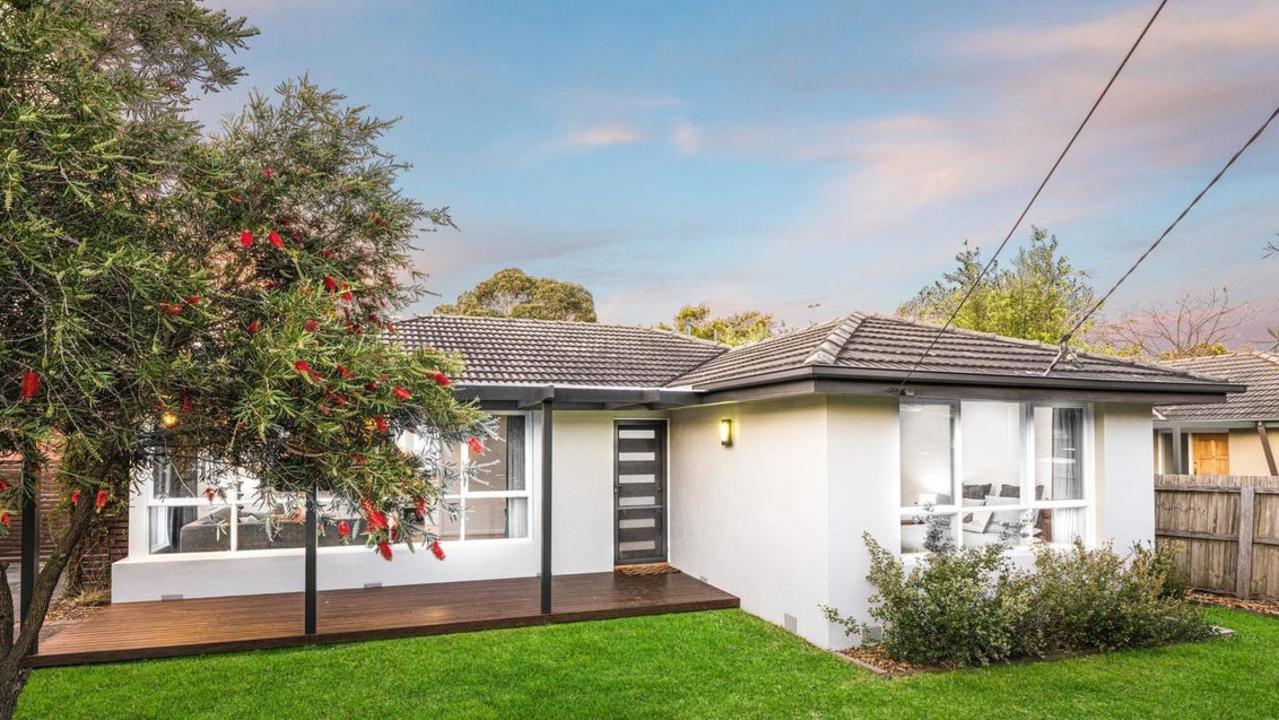 7 Roycroft Ave, Highton, sold for $836,000.