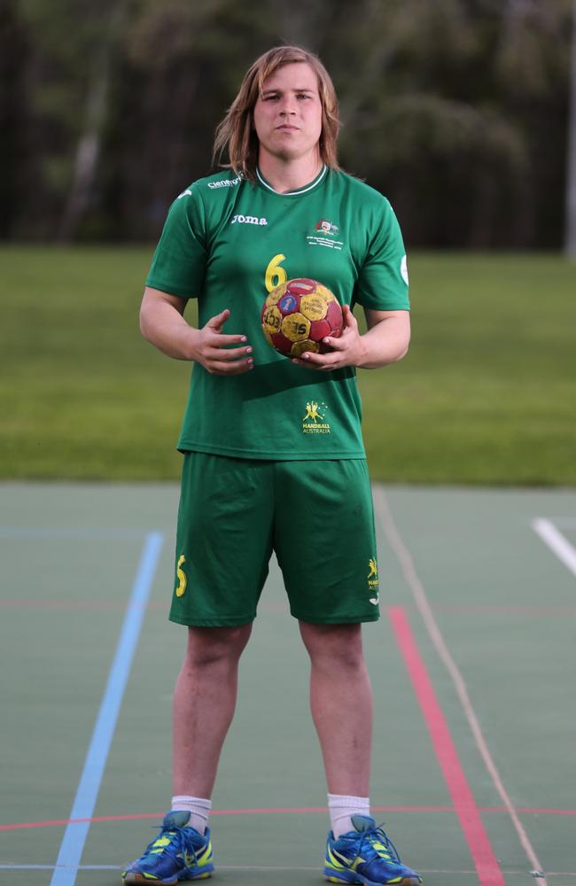 Frastøde snatch dateret Hannah Mouncey: Trans footballer says Australia is a long way from equality  | news.com.au — Australia's leading news site