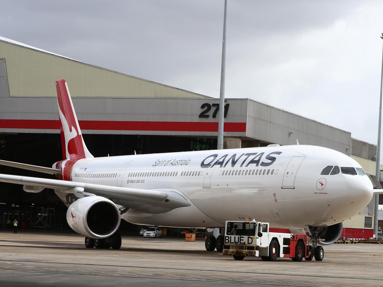 qantas damaged baggage