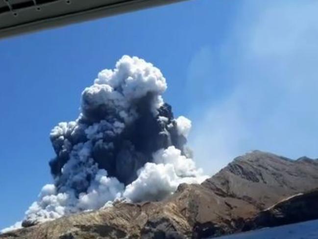 Images of the White Island volcano eruption taken by tourist Allesandro Kauffmann on Monday. Picture: Allesandro Kauffmann/Instagram