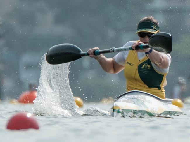 Australia's Susan Seipel paddles during the final of the women's canoe sprint (KL2) of the Rio 2016 Paralympic Games at Lagoa Stadium in Rio de Janeiro on September 15, 2016. / AFP PHOTO / YASUYOSHI CHIBA