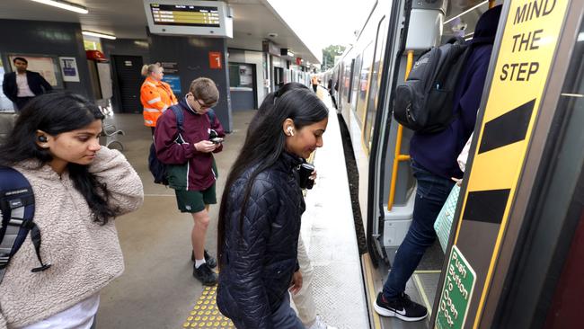 Beenleigh station packed as 50 cent fares kick in at start of August. Photo: Steve Pohlner.