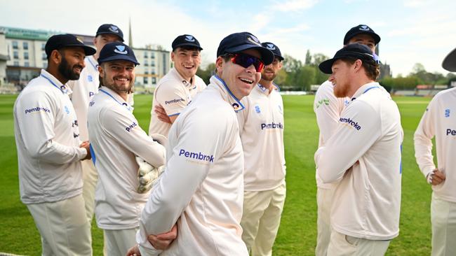 Steve Smith of Sussex waits to take to the field with his teammates during the County Championship match against Worcestershire. (Photo by Dan Mullan/Getty Images)