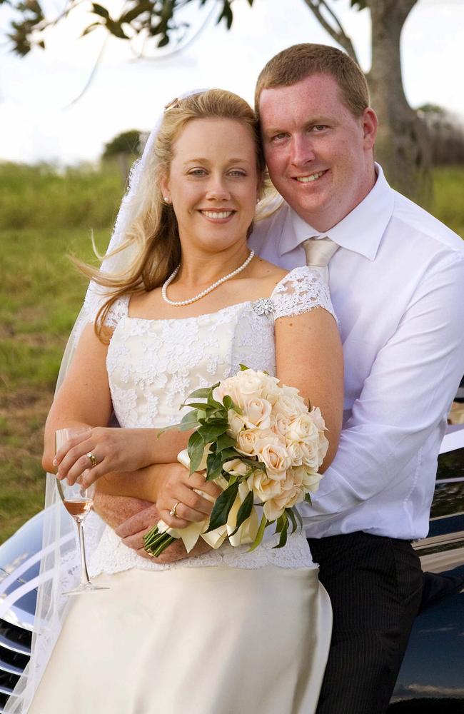 Erin Mills 26yrs and Patrick O'Neill 25yrs married 08/03/08 at Ipswich.
